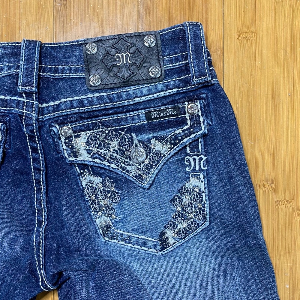 Miss Me Blue Distressed Cropped Jeans - Picture 4 of 6